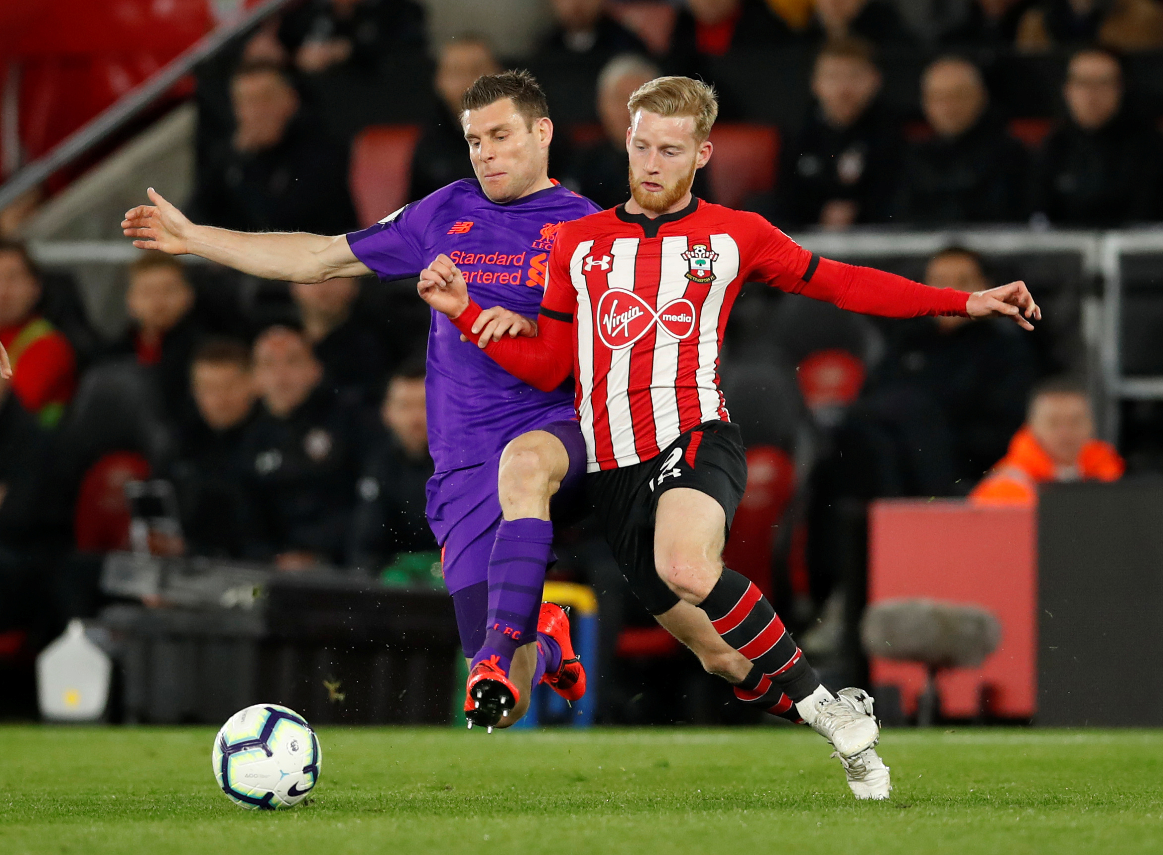 湖人惨败，詹姆斯赛后暗示球权分配有问题，没有打出团队篮球（湖人惨负后，詹姆斯赛后暗示球权分配不合理，团队配合不足）