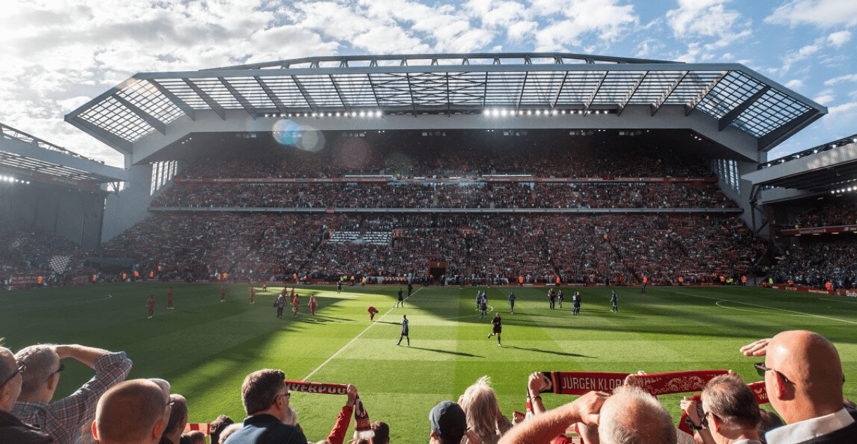 新赛季大幕即将拉开！@上海久事大鲨鱼官方微博 晒定妆照拍摄花絮！（新赛季将启幕，@上海久事大鲨鱼官方微博发布定妆照拍摄花絮！）