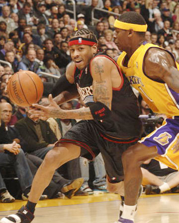 德比迎来关键胜利，米兰升至意甲积分榜第二（关键德比告捷，AC米兰跃居意甲第二）