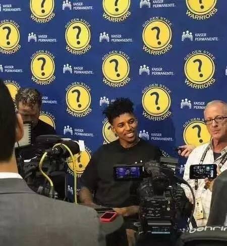 广东男篮101-75胜江苏肯帝亚，18岁小将王洪泽表现亮眼，攻防全面，被视为未来之星。（广东男篮101比75大胜江苏肯帝亚，18岁王洪泽攻防俱佳，获誉未来之星）