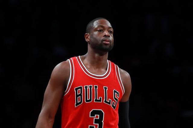 斯洛特帅位风雨飘摇！12战9败陷下课危机（斯洛特执教前景告急：近12战吞9败，帅位岌岌可危）