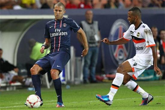 判若两队，武汉三镇前14轮5胜3平6负，后16轮1胜4平11负（反差悬殊：武汉三镇前14轮5胜3平6负，后16轮仅1胜4平11负）