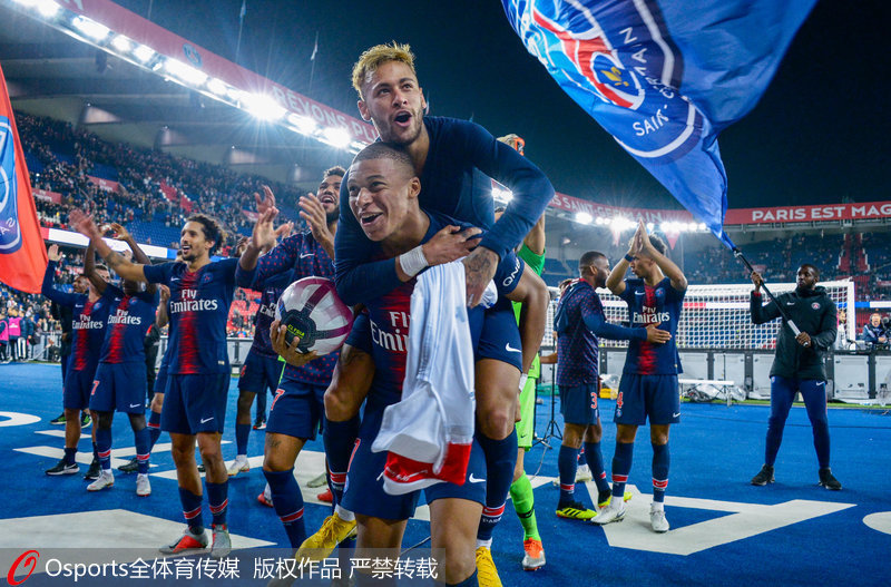 太犀利！看当年和中国男篮对阵时的闪电侠韦德（锋芒毕露！重温韦德当年对阵中国男篮的闪电表现）