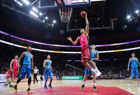 德转列自由转会身价前10：姆巴佩1.8亿欧第1，梅西8000万第2（德转发布自由身球员身价前十：姆巴佩1.8亿登顶，梅西8000万居次）