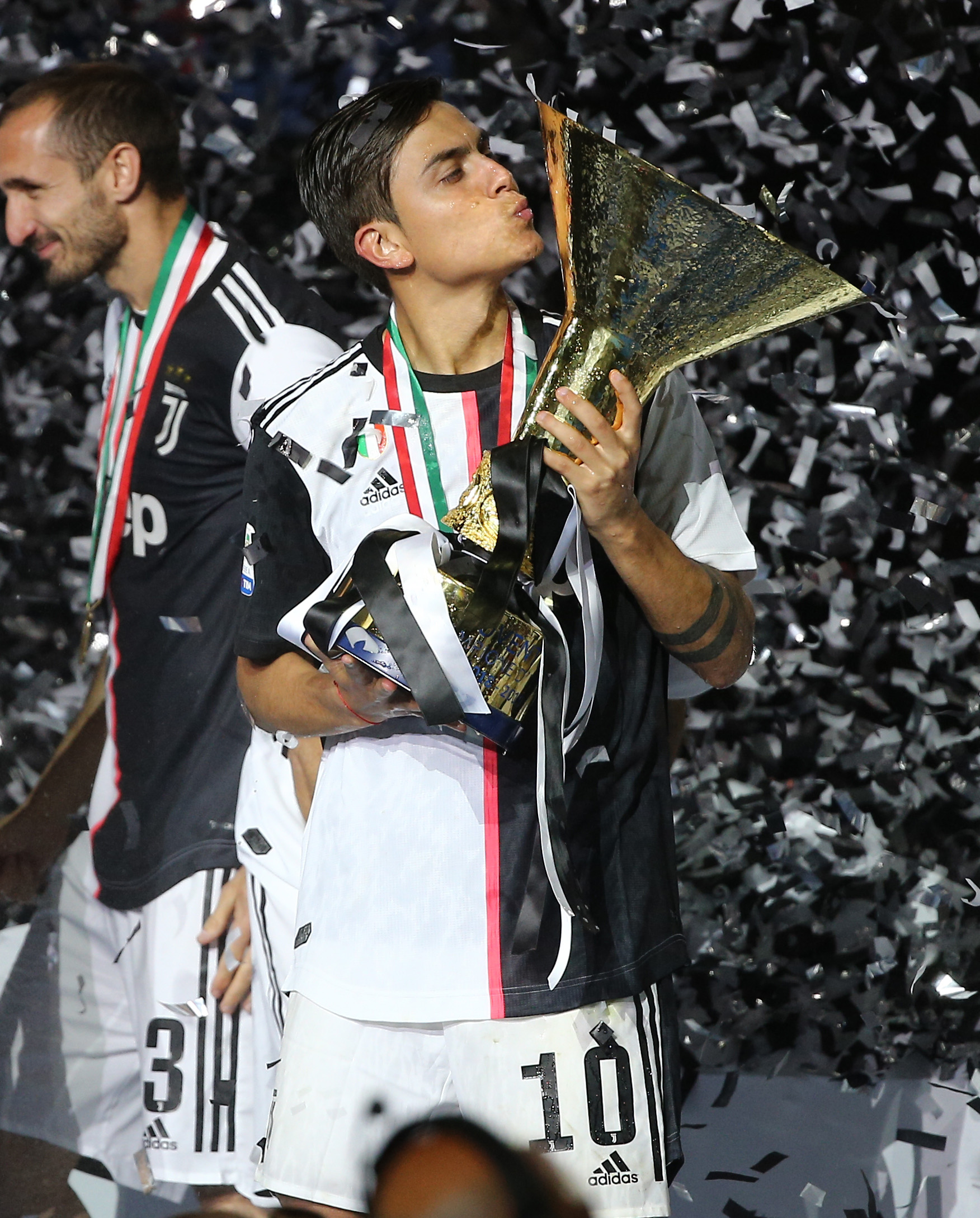 舍甫琴科：我喜欢这支米兰的热情；莱奥能在我那时的米兰踢球（舍甫琴科：如今的米兰激情四溢；莱奥放到我那支球队也能立足）