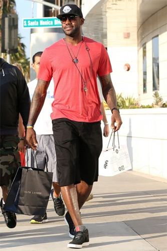 仰望乔丹！吉迪成公牛第二快达成1500分500板500助球员（致敬乔丹！吉迪成公牛队史第二快达成1500分500篮板500助攻的球员）